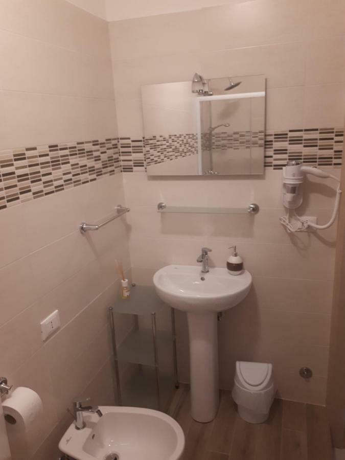 Le camere di Sabrina Sarzana Exterior foto