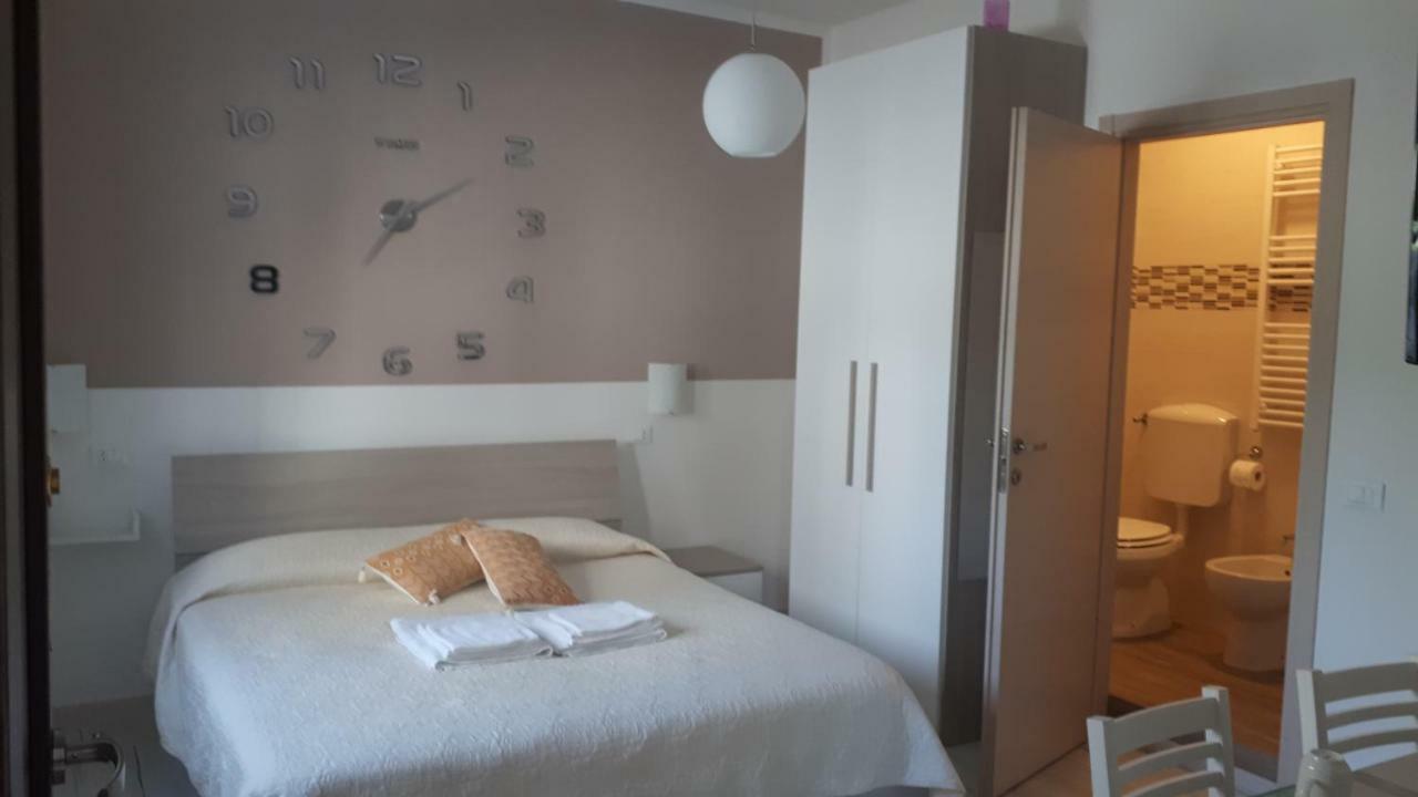 Le camere di Sabrina Sarzana Exterior foto